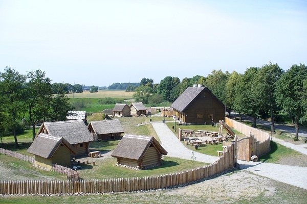 Rezerwat Archeologiczny w Gieczu - Mali Turyści - Atrakcje turystyczne