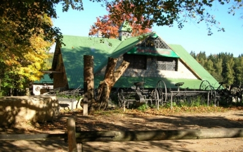 MUZEUM ZIEMI "JUNA" - SZKLARSKA PORĘBA